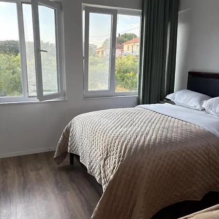Apartament Antique